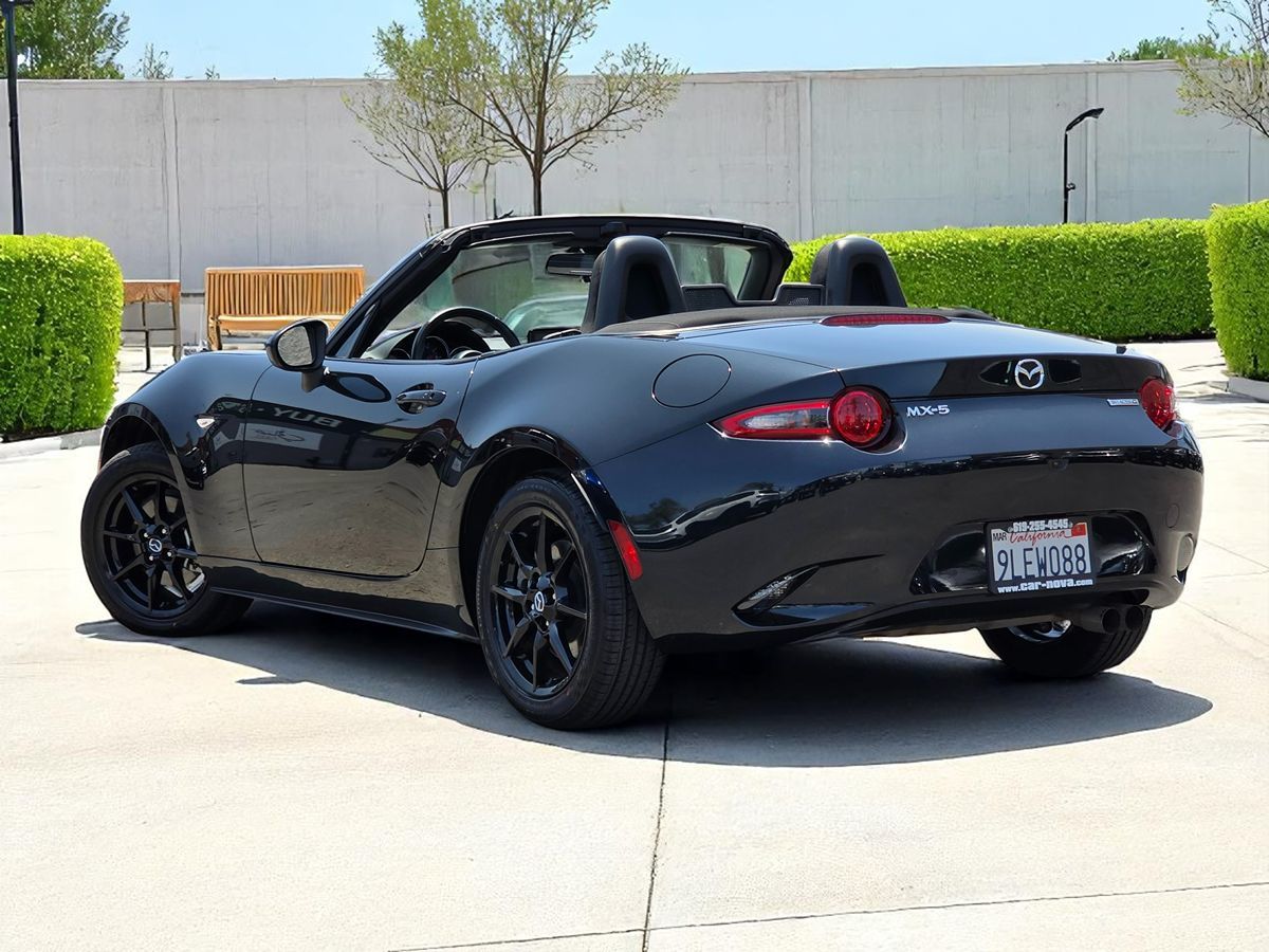 2022 Mazda MX-5 Miata Miata Sport photo 10