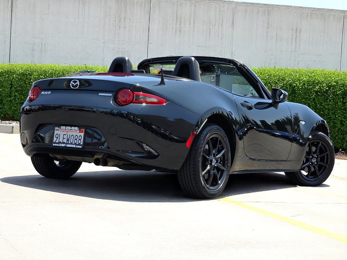 2022 Mazda MX-5 Miata Miata Sport photo 12