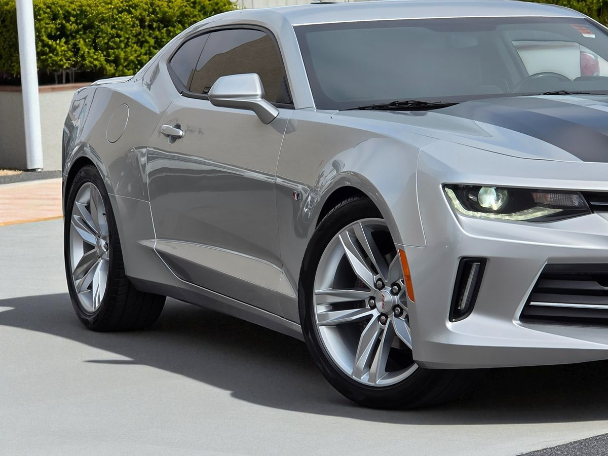 2016 Chevrolet Camaro 1LT photo 3