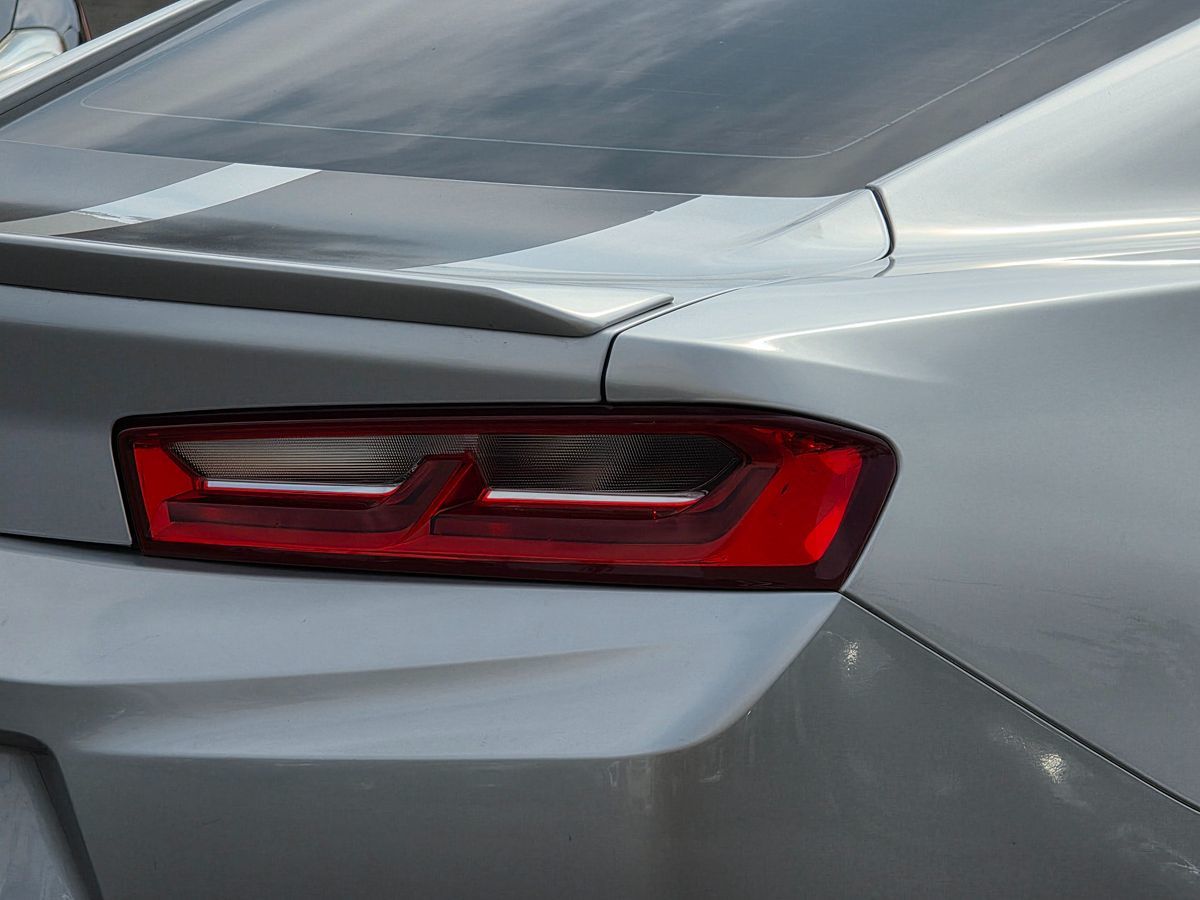 2016 Chevrolet Camaro 1LT photo 14