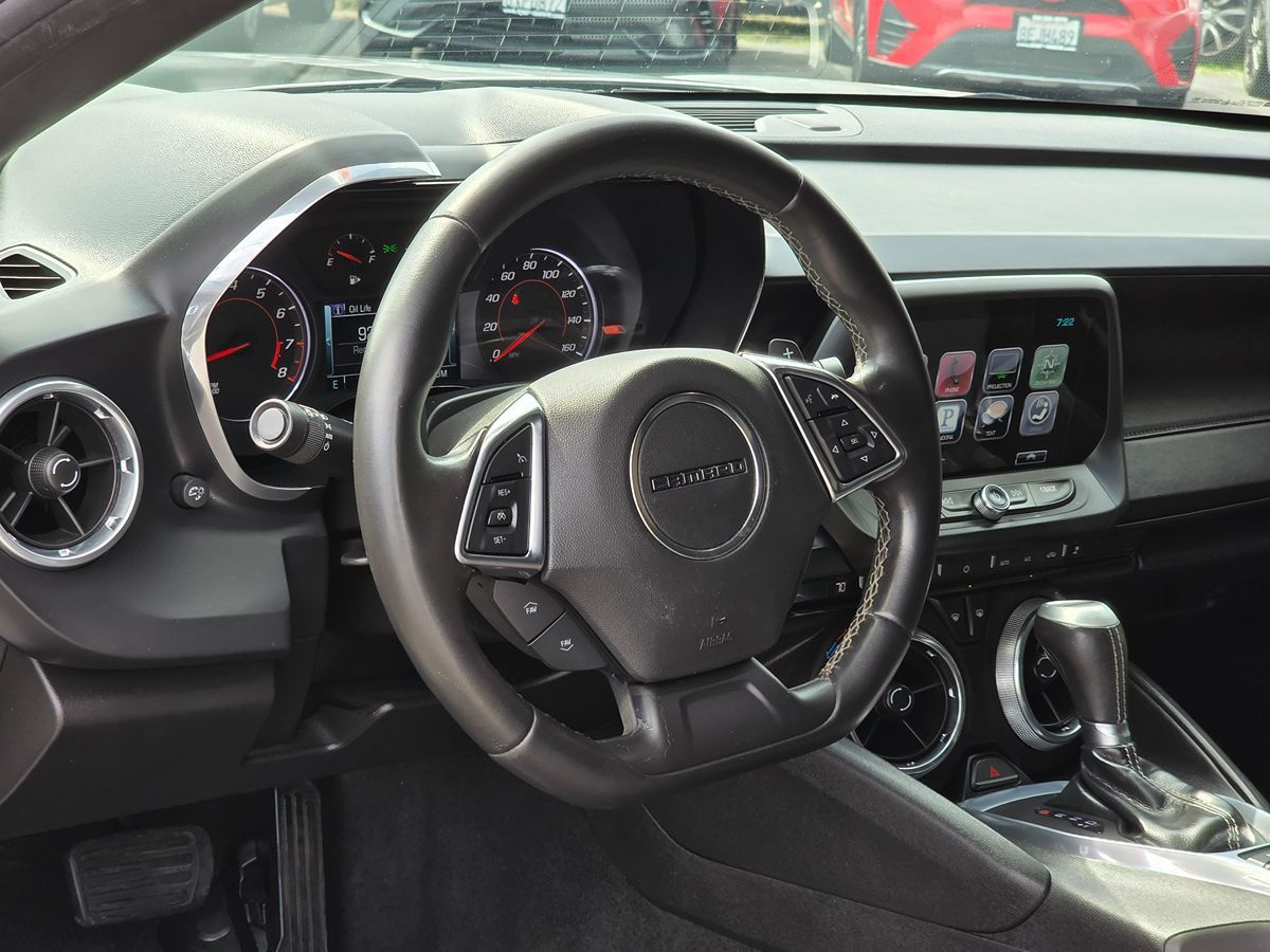 2016 Chevrolet Camaro 1LT photo 22