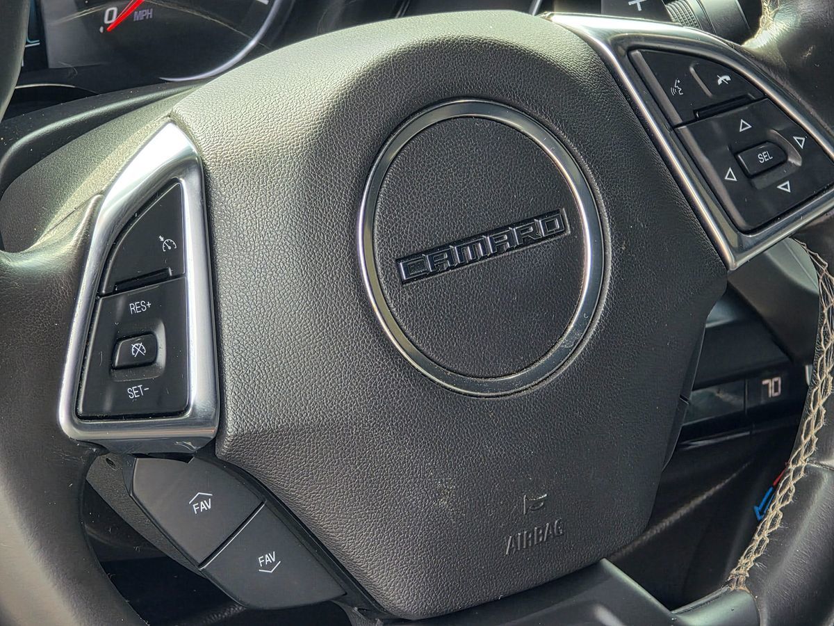 2016 Chevrolet Camaro 1LT photo 23