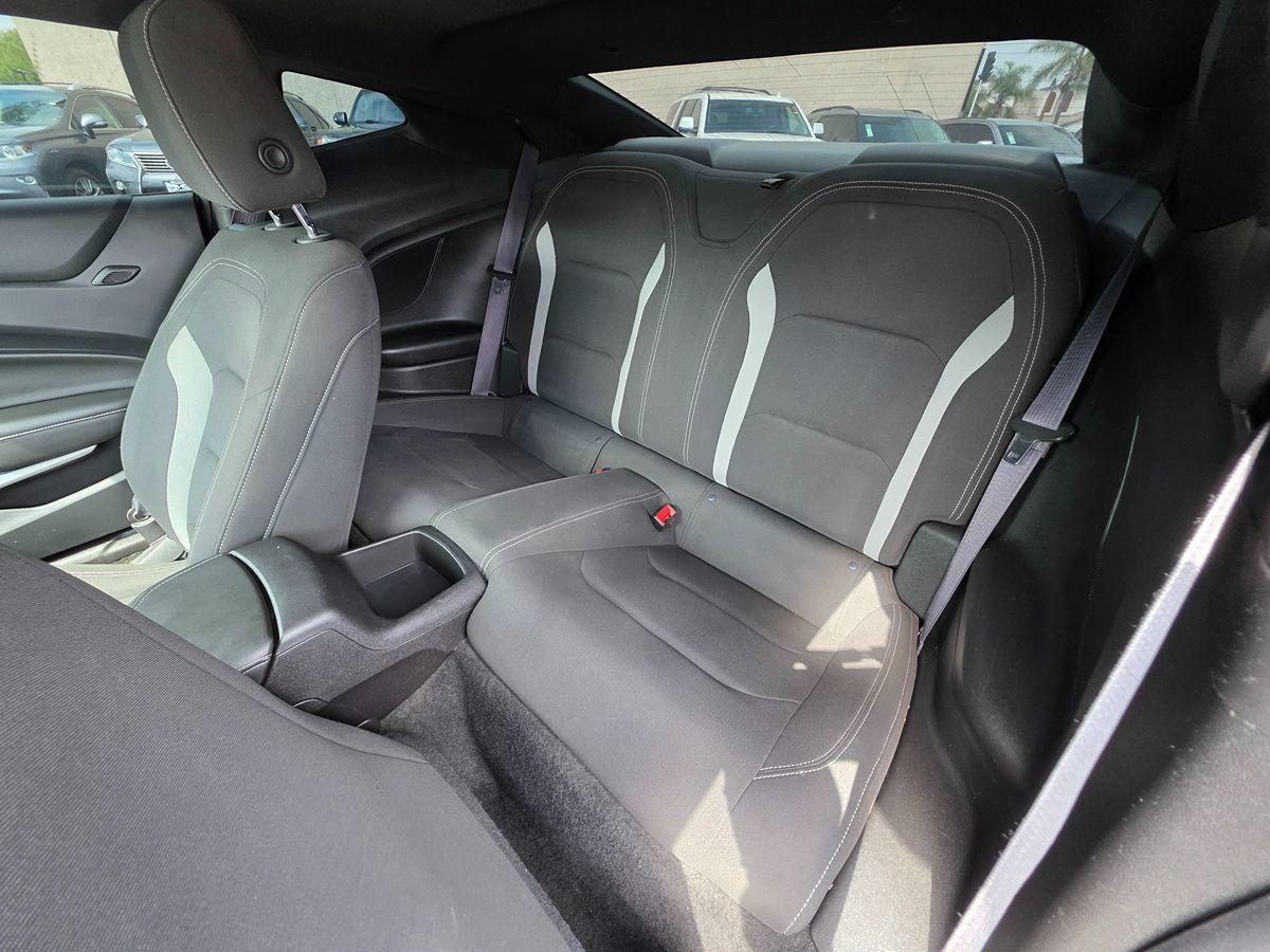 2016 Chevrolet Camaro 1LT photo 26