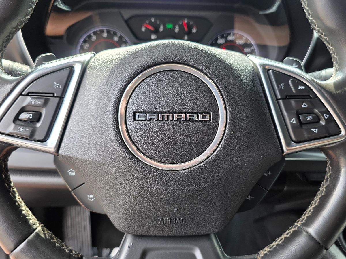 2016 Chevrolet Camaro 1LT photo 32