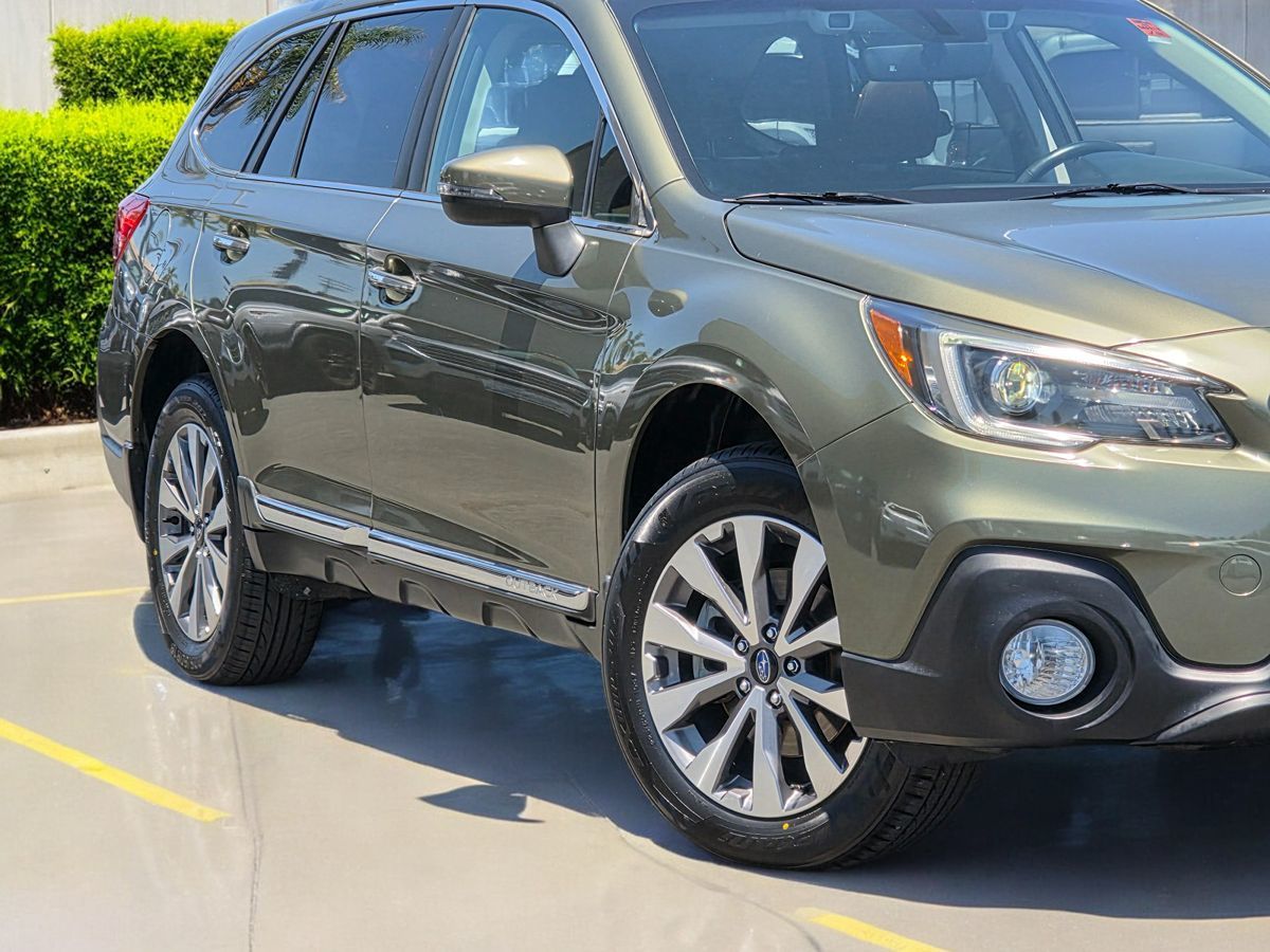 2019 Subaru Outback Touring photo 3