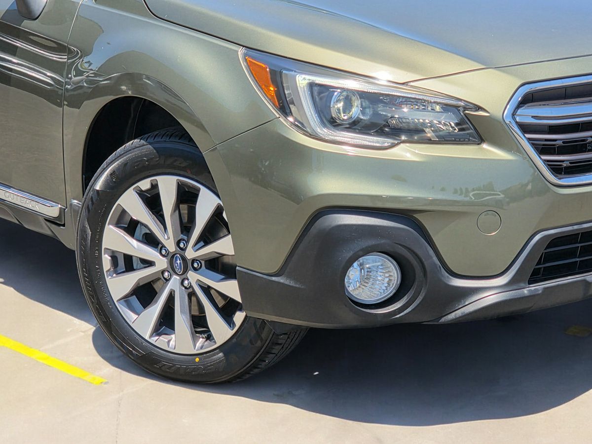 2019 Subaru Outback Touring photo 4