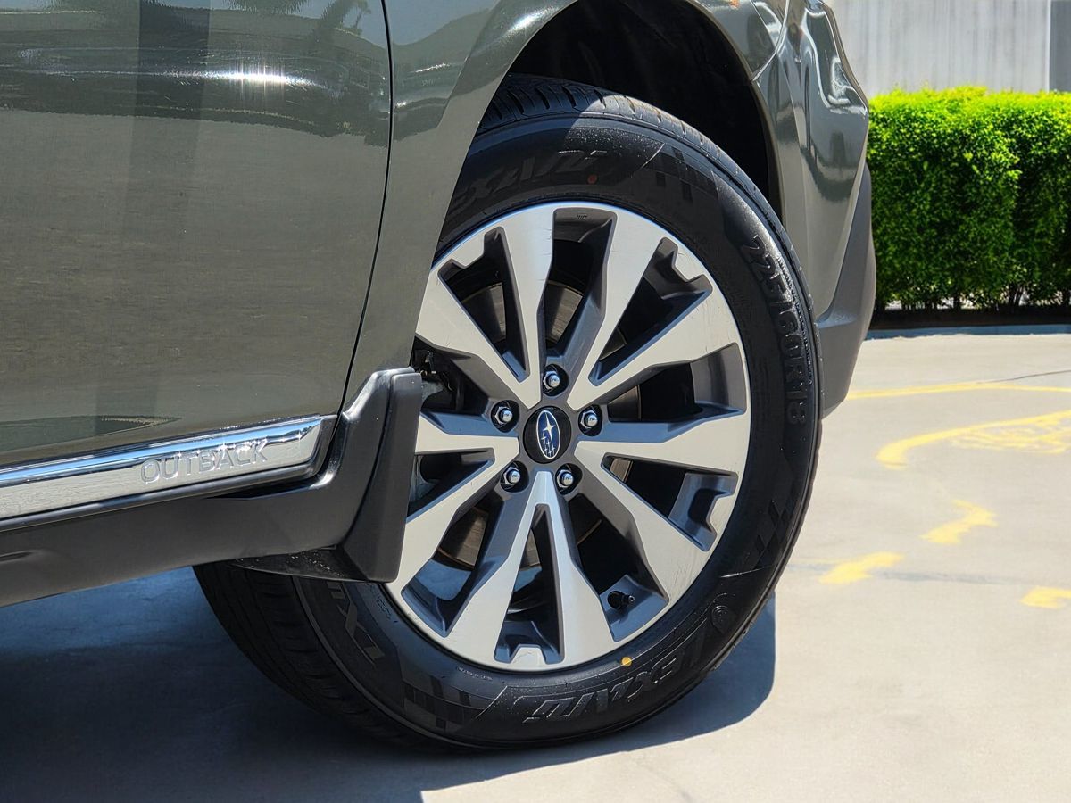 2019 Subaru Outback Touring photo 10