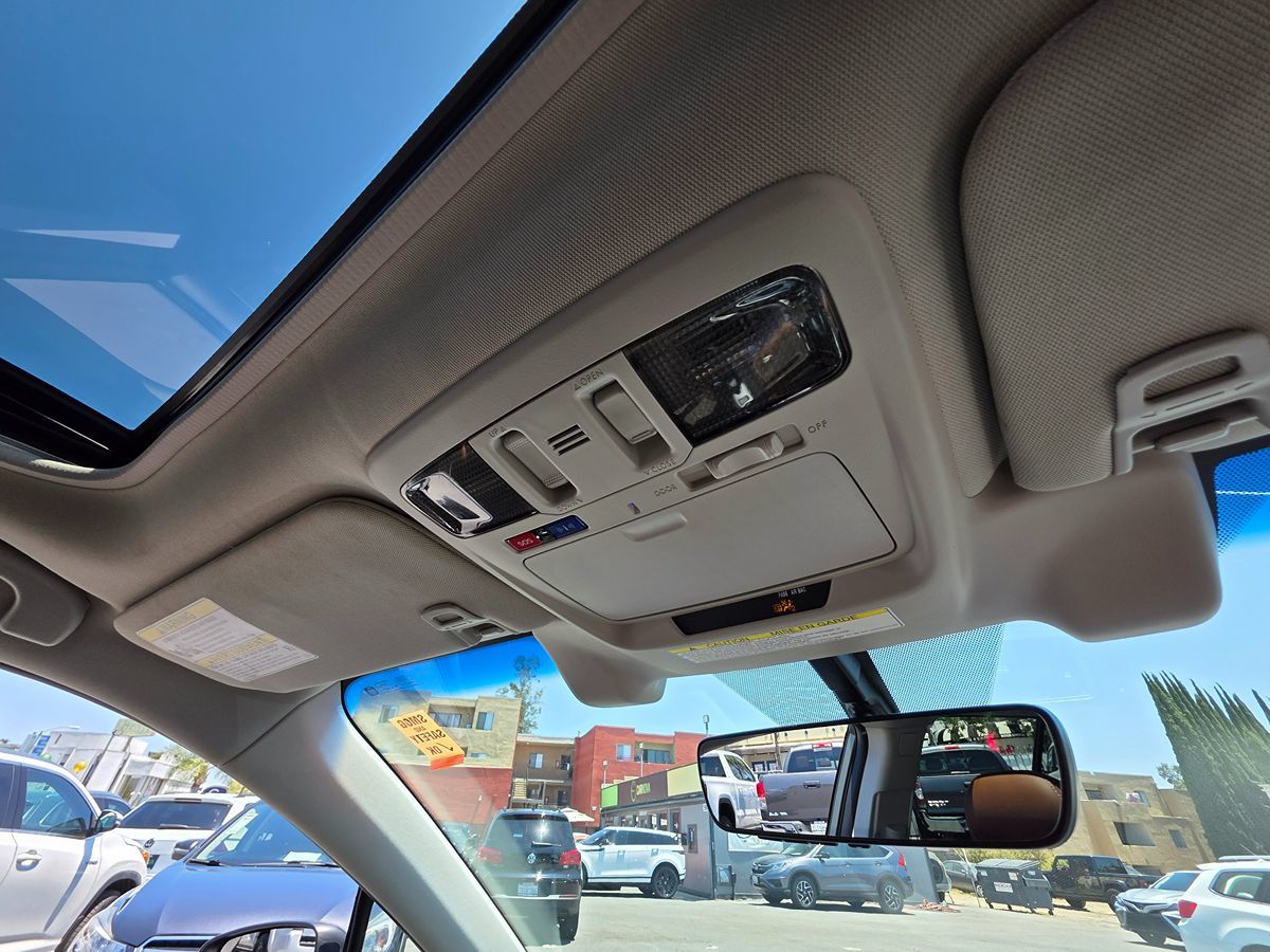 2019 Subaru Outback Touring photo 17