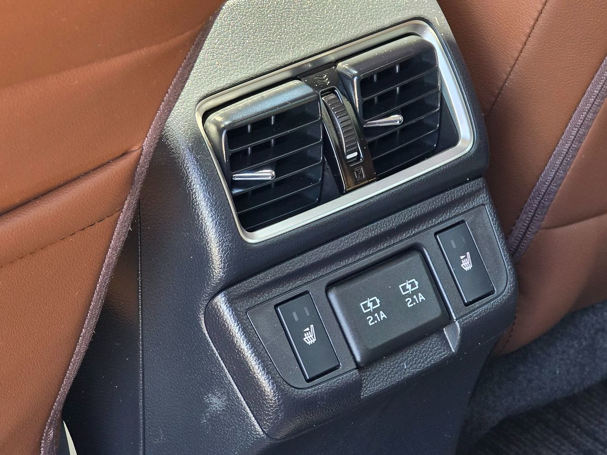2019 Subaru Outback Touring photo 28