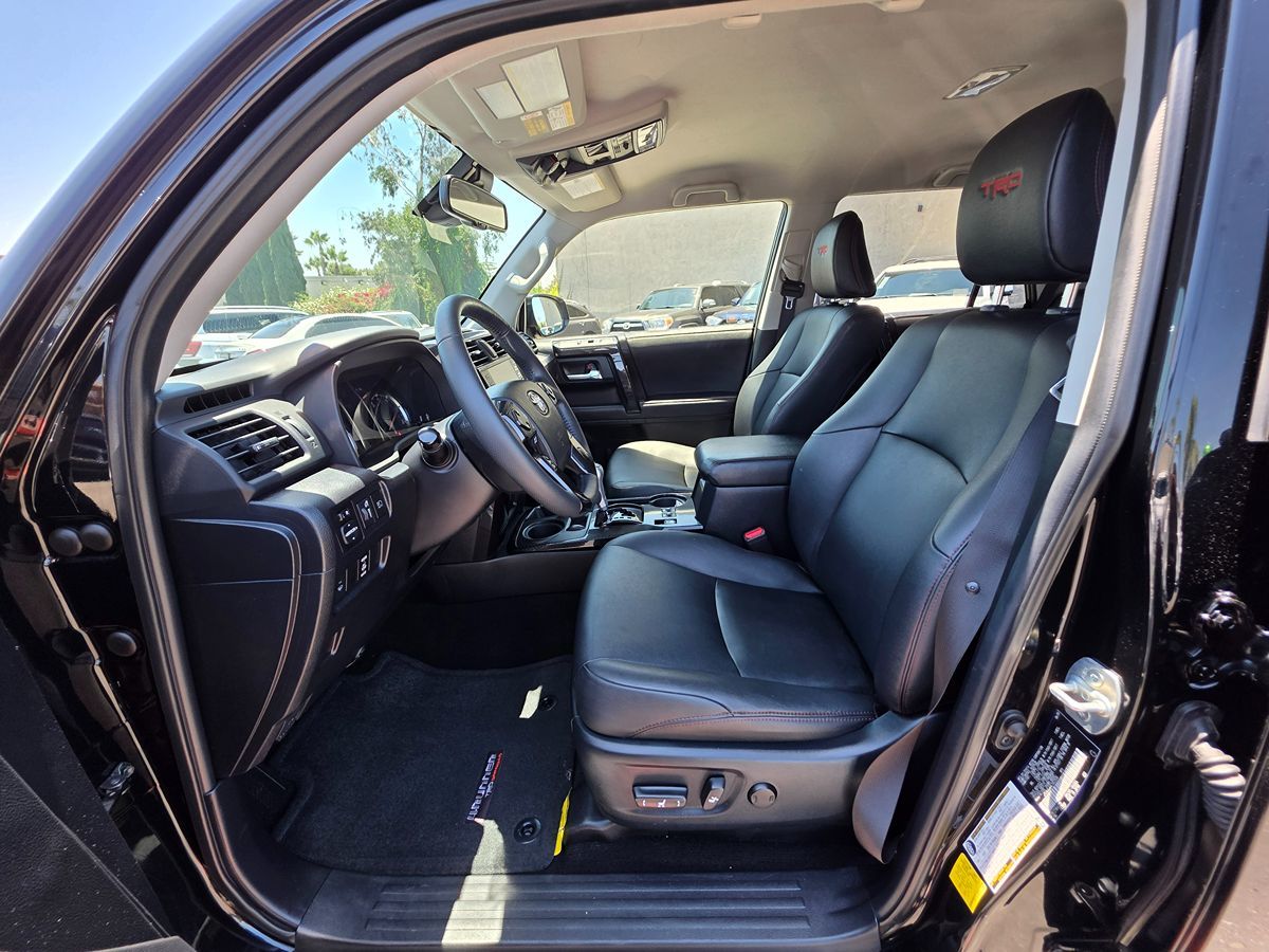 2020 Toyota 4Runner TRD Premium 4WD photo 24