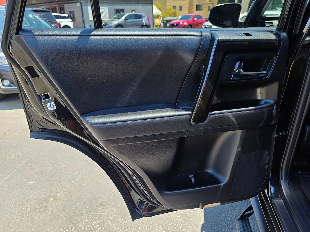 2020 Toyota 4Runner TRD Premium 4WD photo 29
