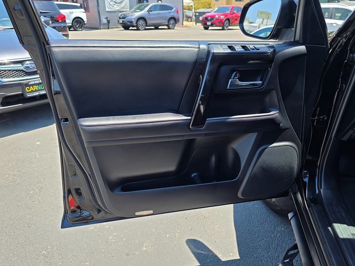 2020 Toyota 4Runner TRD Premium 4WD photo 30