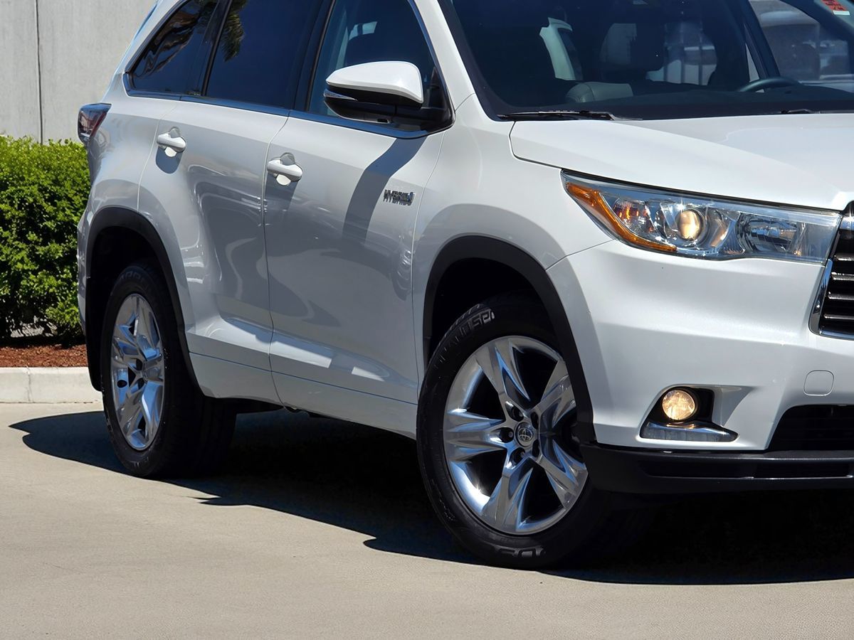 2015 Toyota Highlander Hybrid Limited photo 2