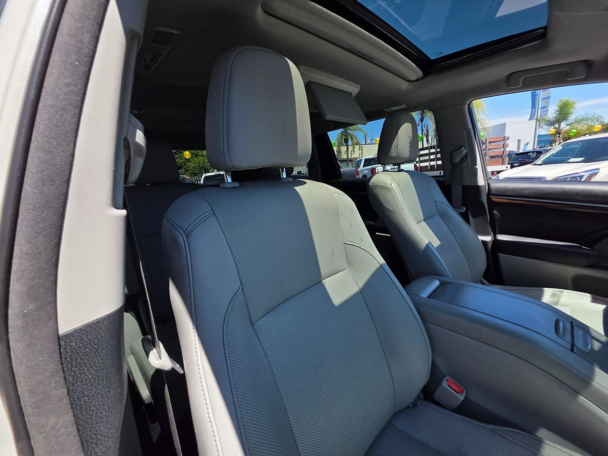 2015 Toyota Highlander Hybrid Limited photo 12