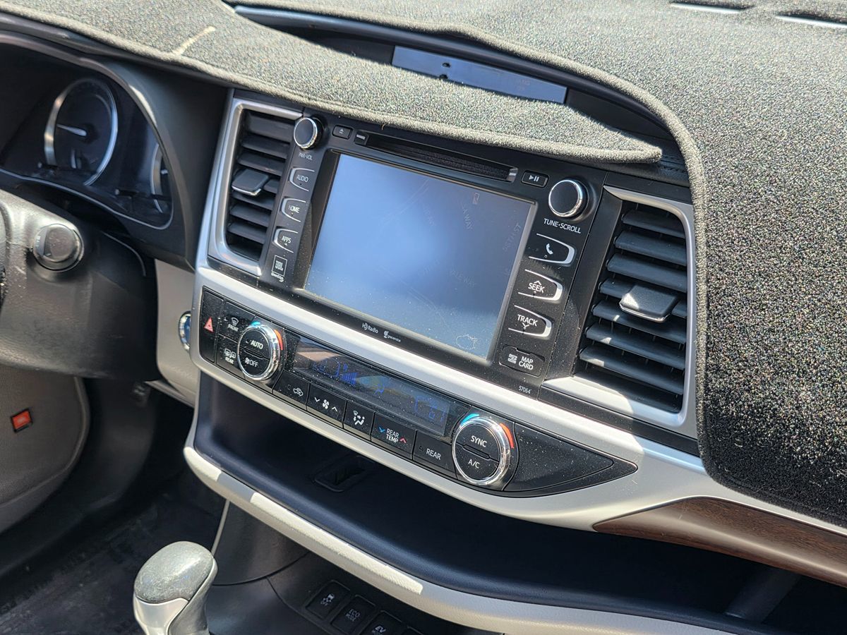2015 Toyota Highlander Hybrid Limited photo 14