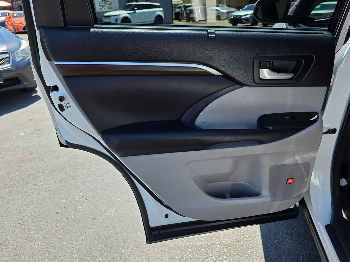 2015 Toyota Highlander Hybrid Limited photo 27