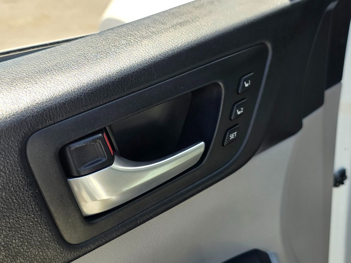 2015 Toyota Highlander Hybrid Limited photo 30