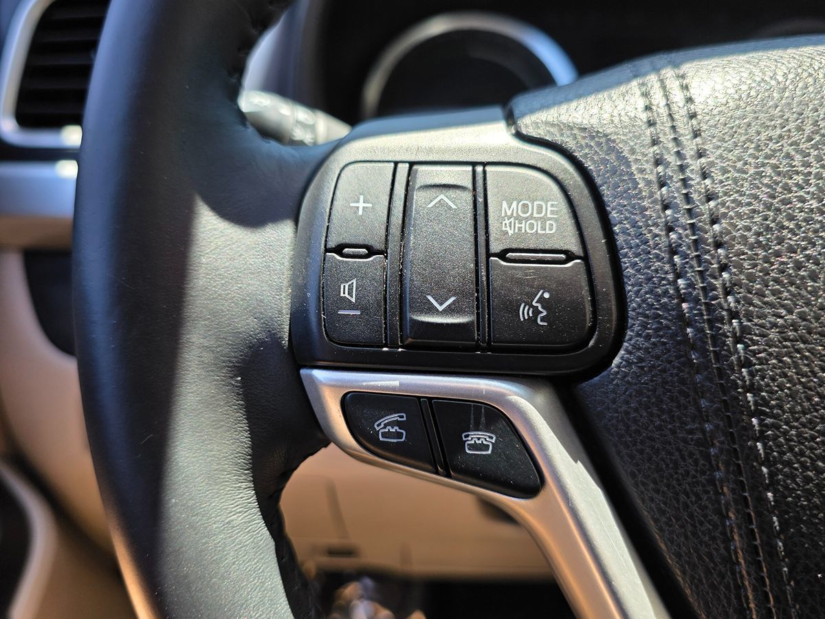 2015 Toyota Highlander Hybrid Limited photo 34