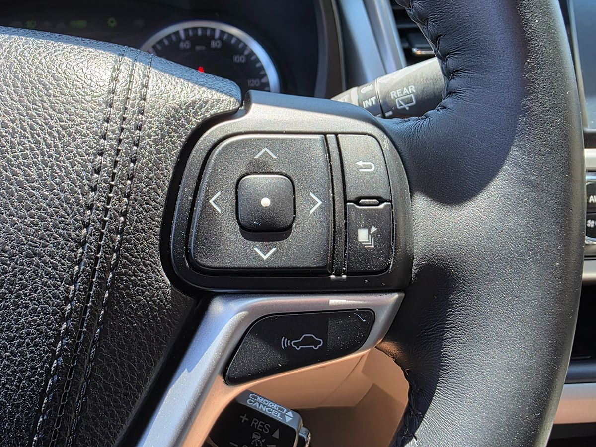 2015 Toyota Highlander Hybrid Limited photo 35