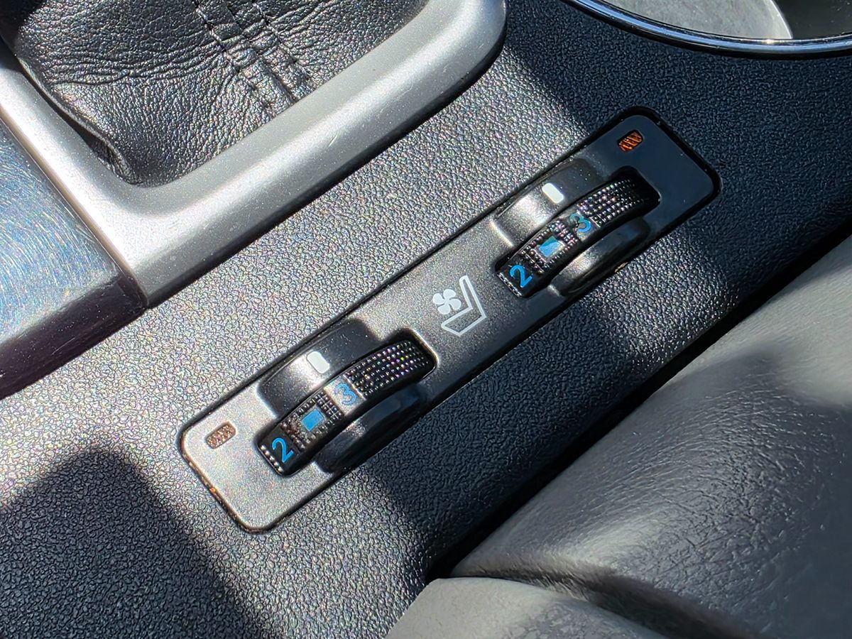 2015 Toyota Highlander Hybrid Limited photo 40