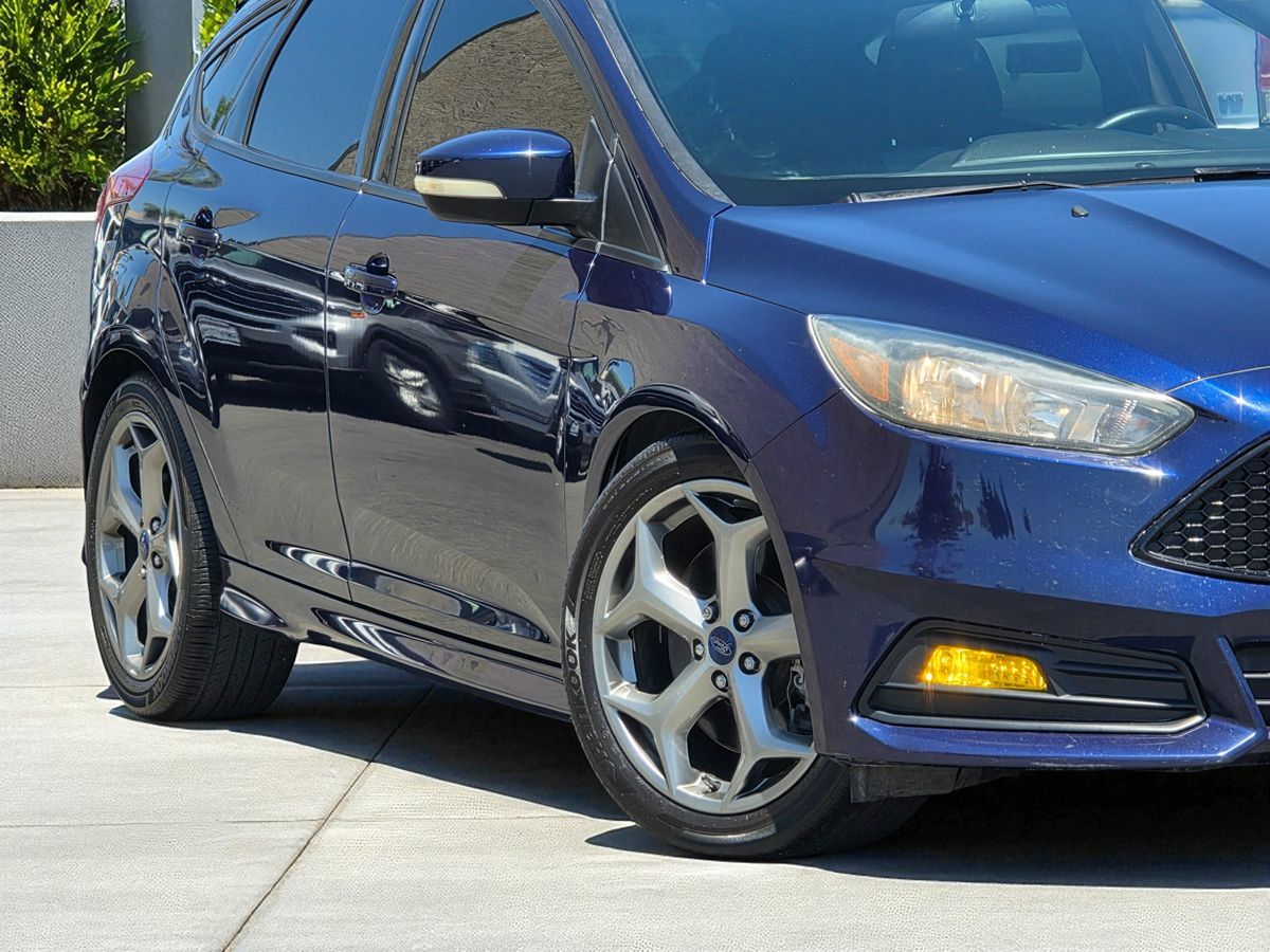 2017 Ford Focus ST photo 3