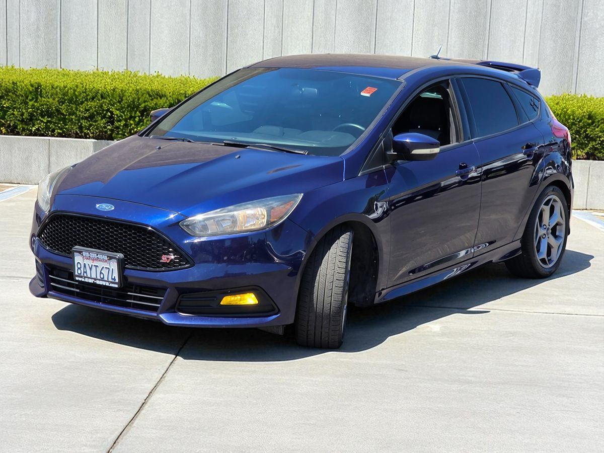 2017 Ford Focus ST photo 6