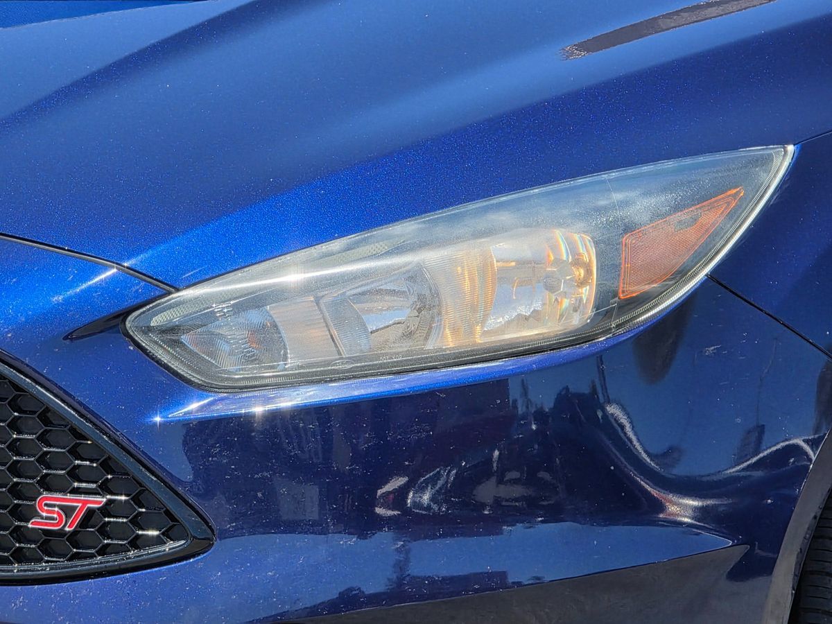 2017 Ford Focus ST photo 7