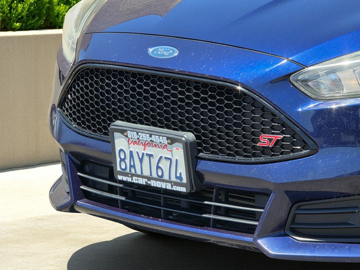 2017 Ford Focus ST photo 8