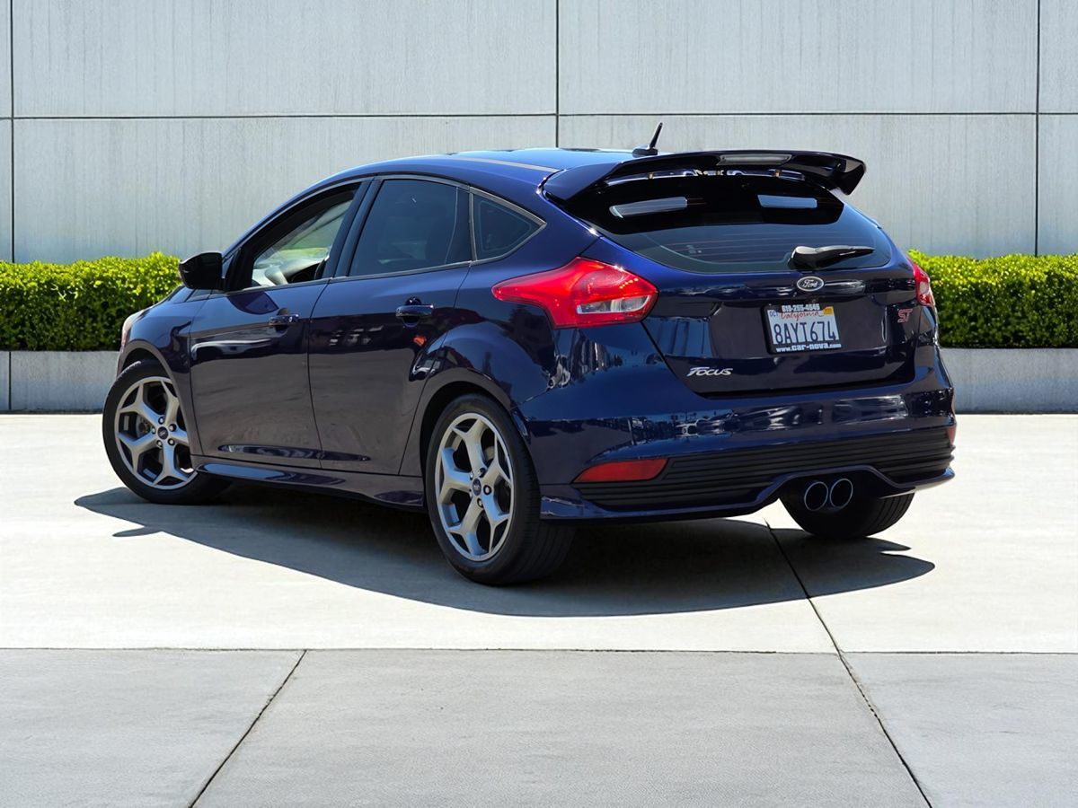 2017 Ford Focus ST photo 10