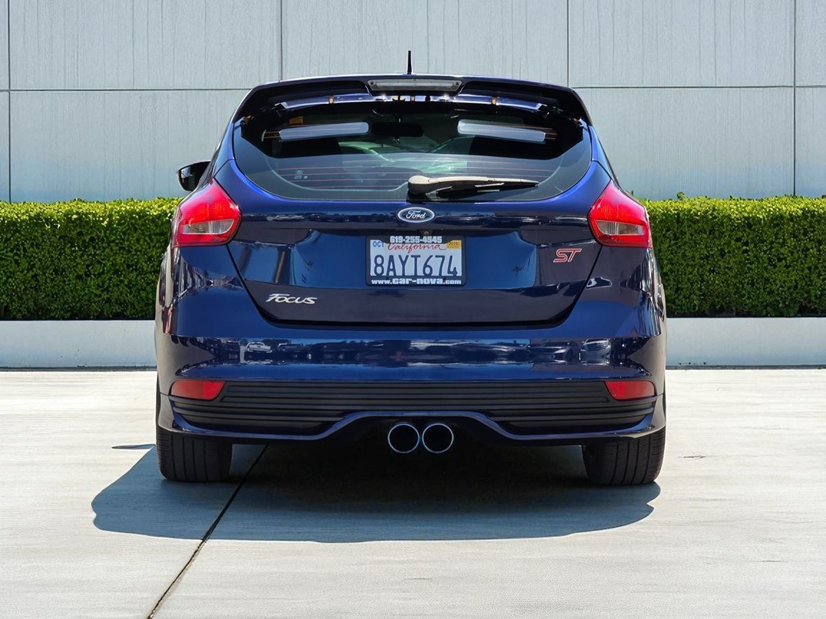 2017 Ford Focus ST photo 11