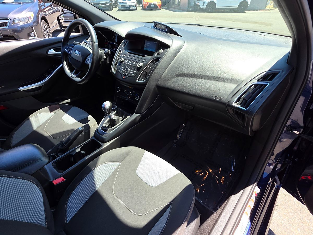 2017 Ford Focus ST photo 14