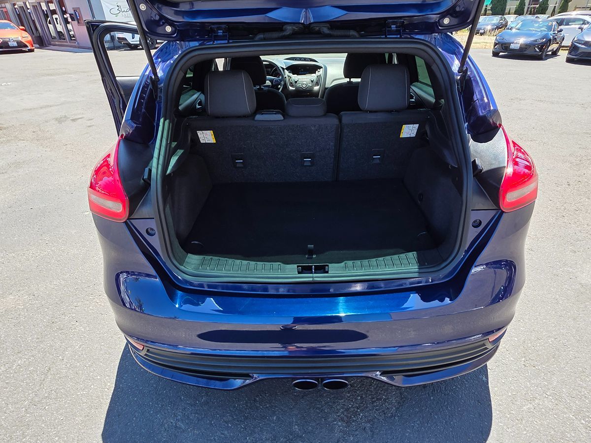2017 Ford Focus ST photo 18