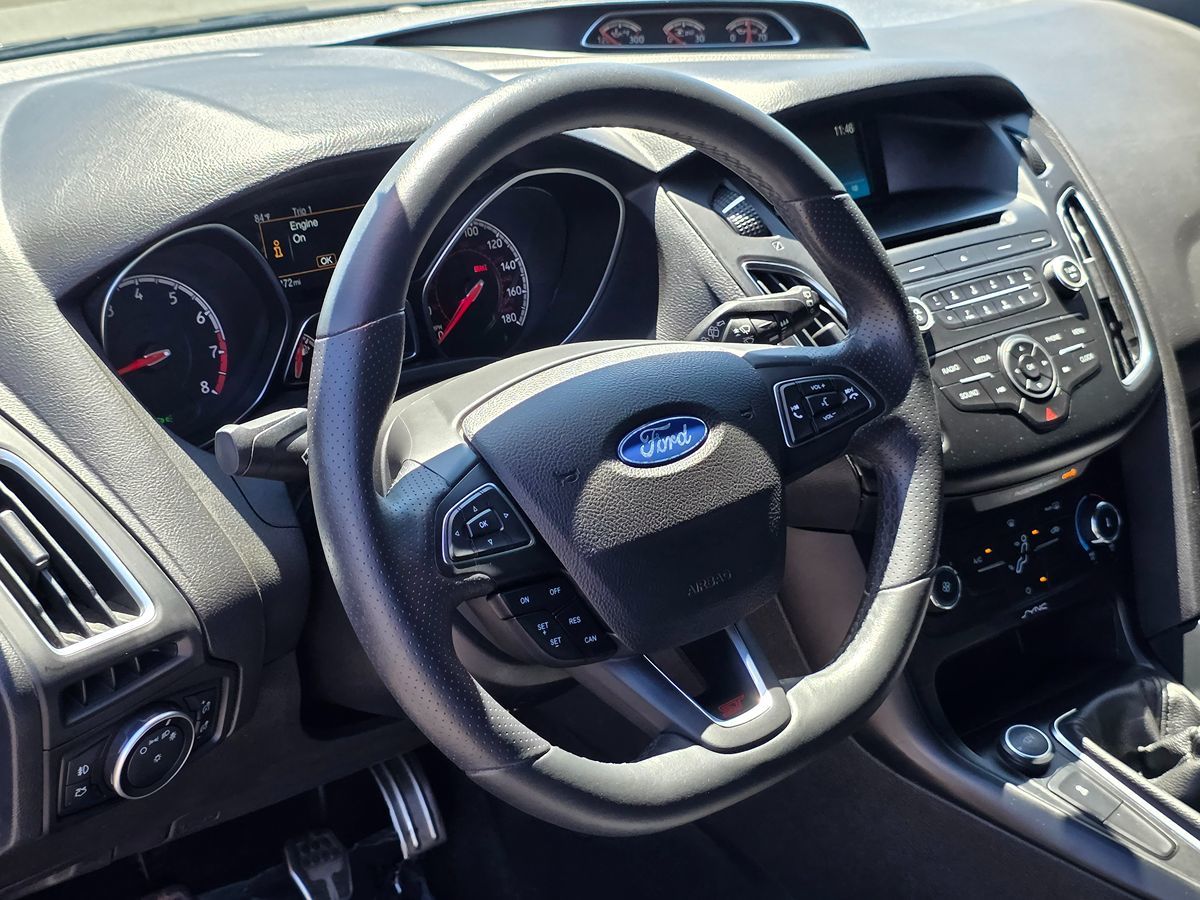 2017 Ford Focus ST photo 20