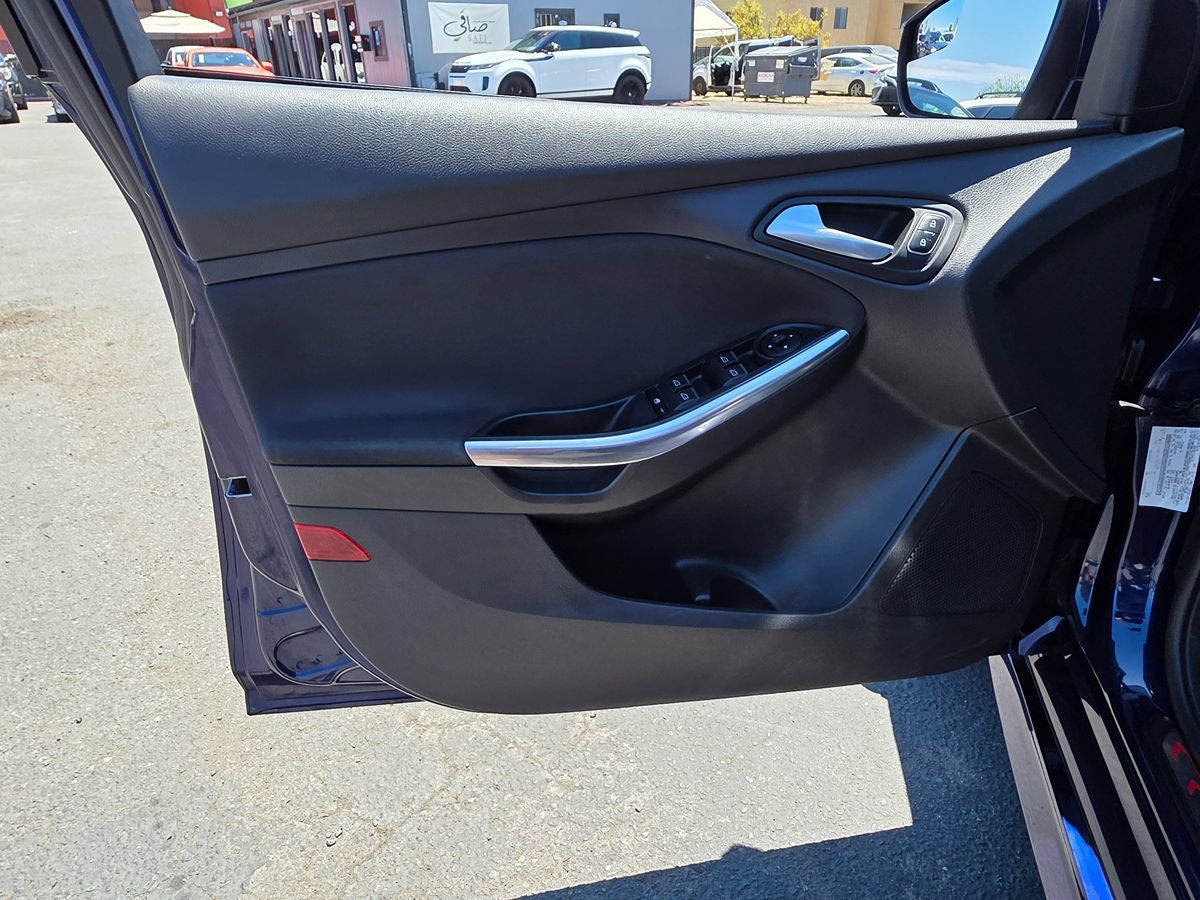 2017 Ford Focus ST photo 26