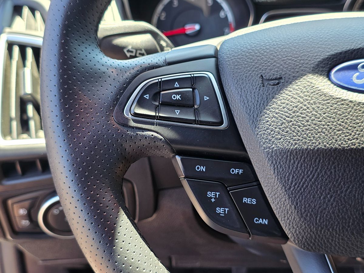 2017 Ford Focus ST photo 30