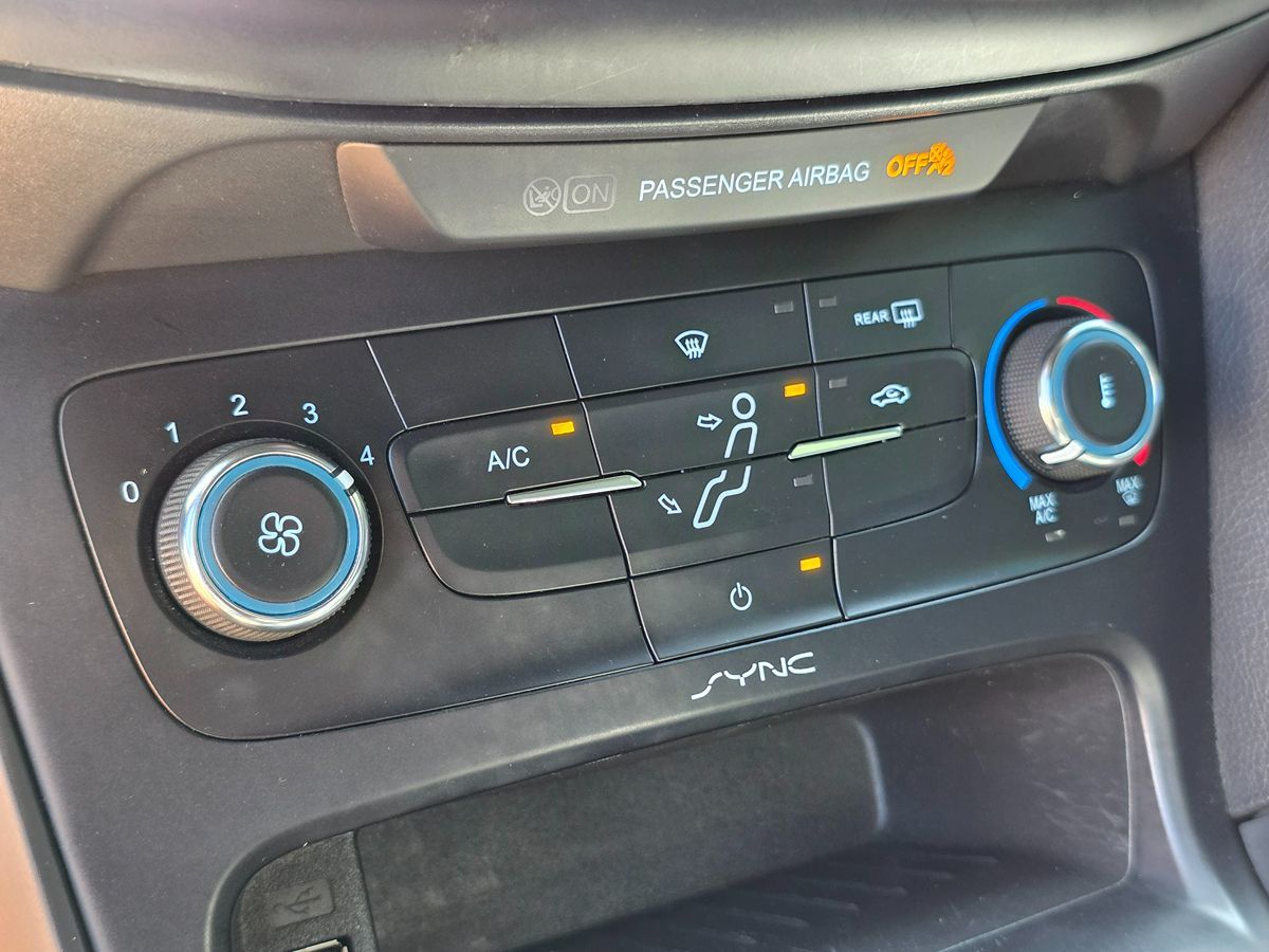 2017 Ford Focus ST photo 34
