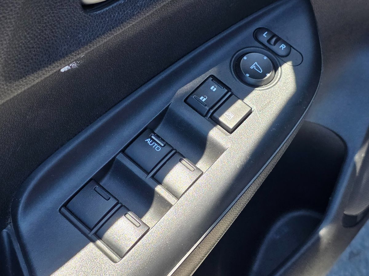 2017 Honda Fit LX photo 28