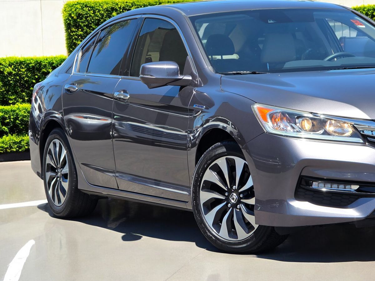 2017 Honda Accord Hybrid EX-L photo 2
