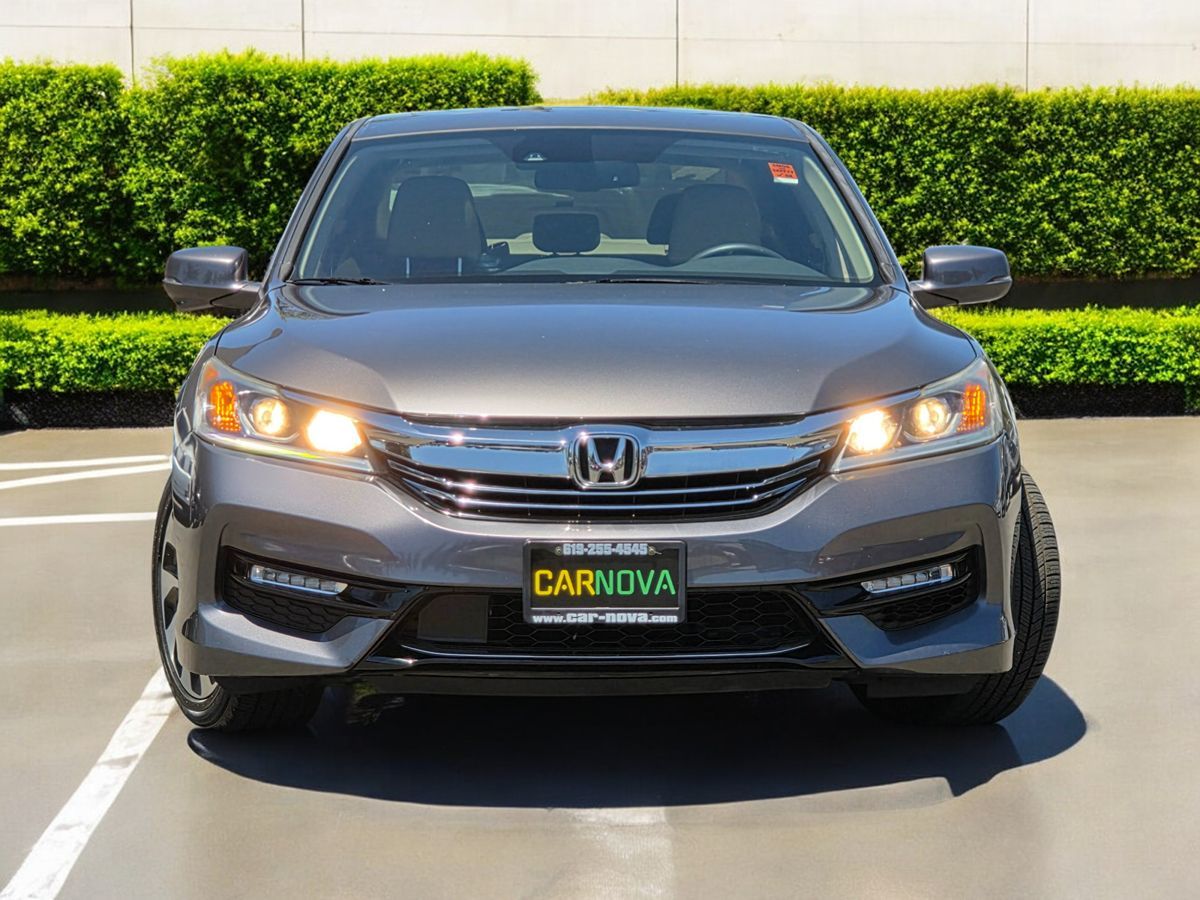 2017 Honda Accord Hybrid EX-L photo 4