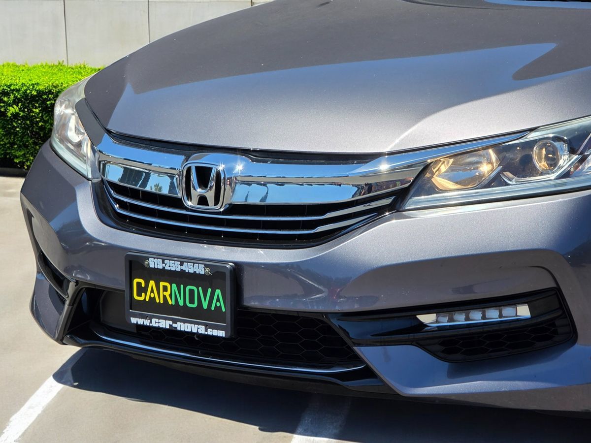 2017 Honda Accord Hybrid EX-L photo 7