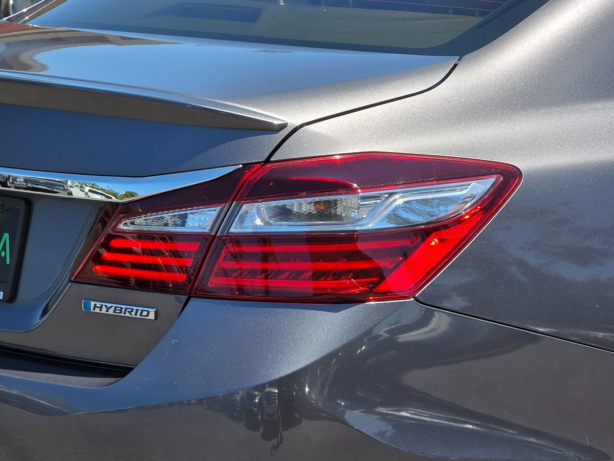 2017 Honda Accord Hybrid EX-L photo 13