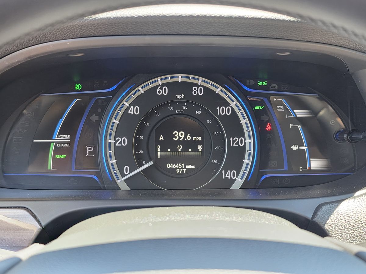 2017 Honda Accord Hybrid EX-L photo 32