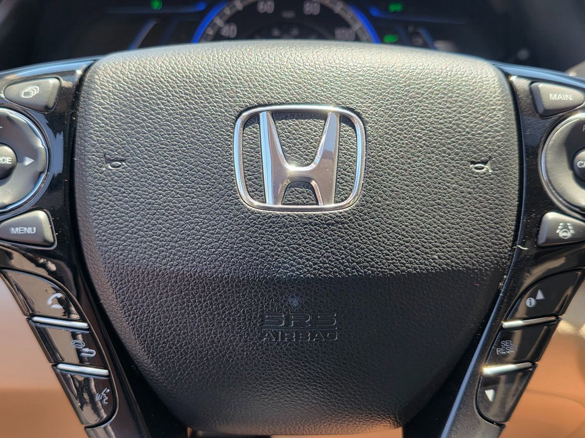 2017 Honda Accord Hybrid EX-L photo 34