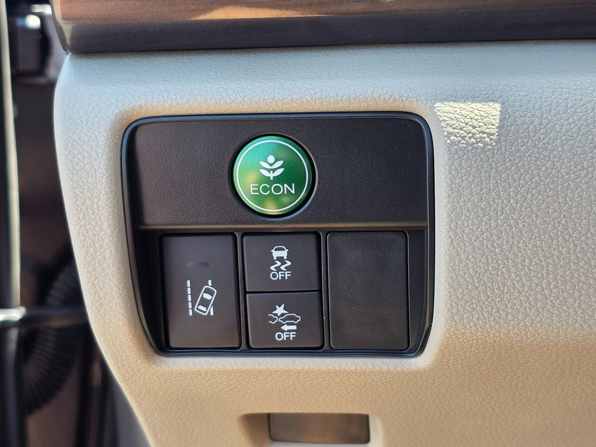 2017 Honda Accord Hybrid EX-L photo 46