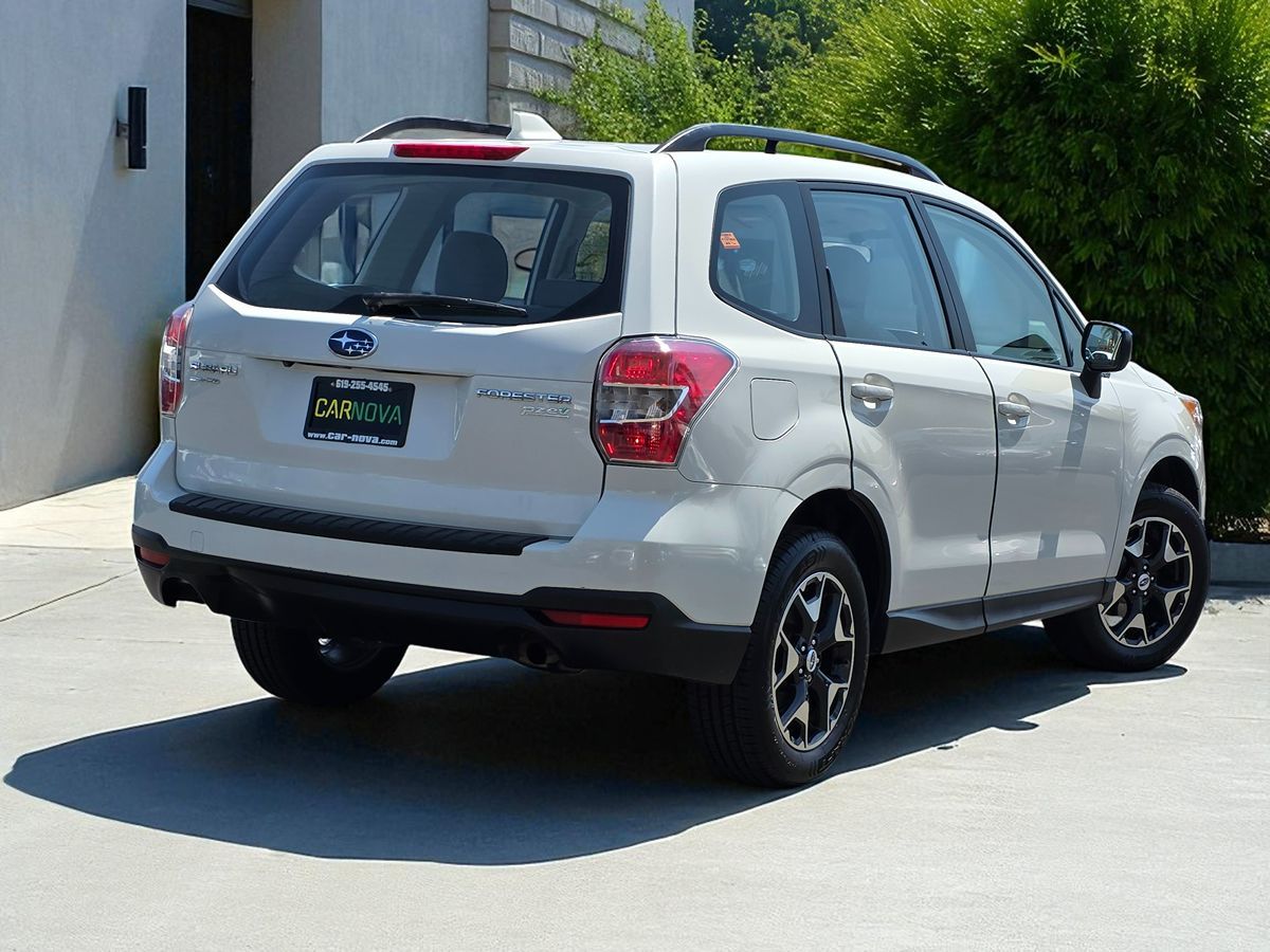 2016 Subaru Forester 2.5i photo 9