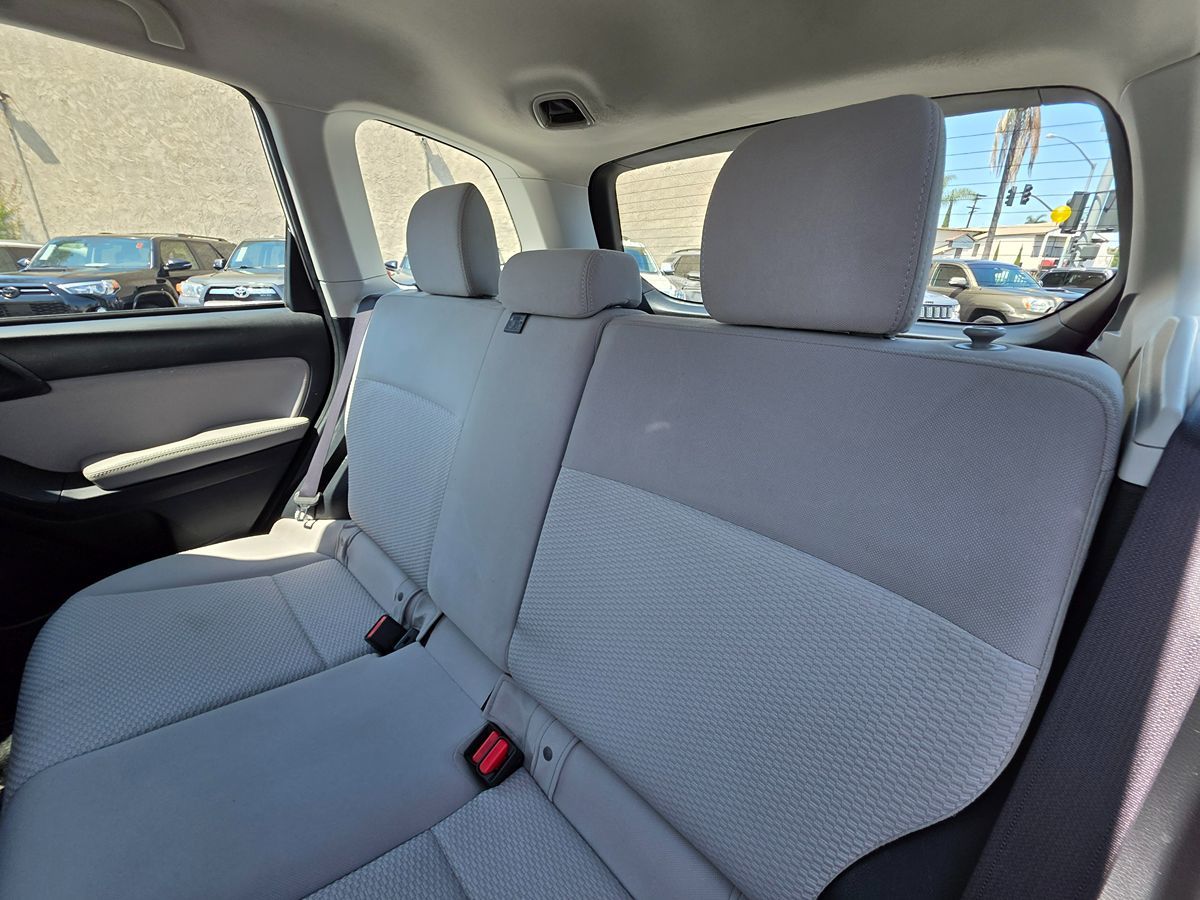 2016 Subaru Forester 2.5i photo 21