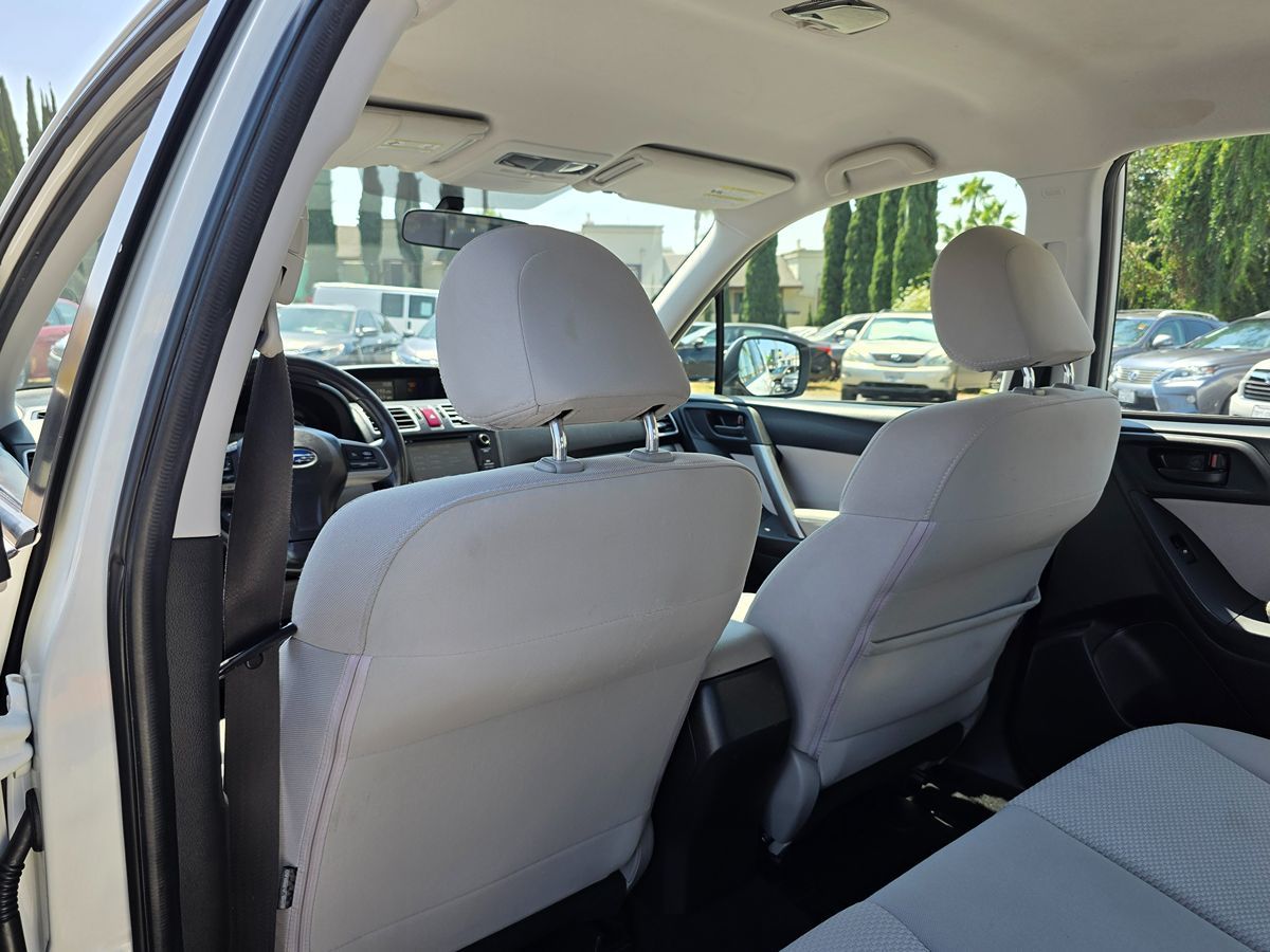 2016 Subaru Forester 2.5i photo 22