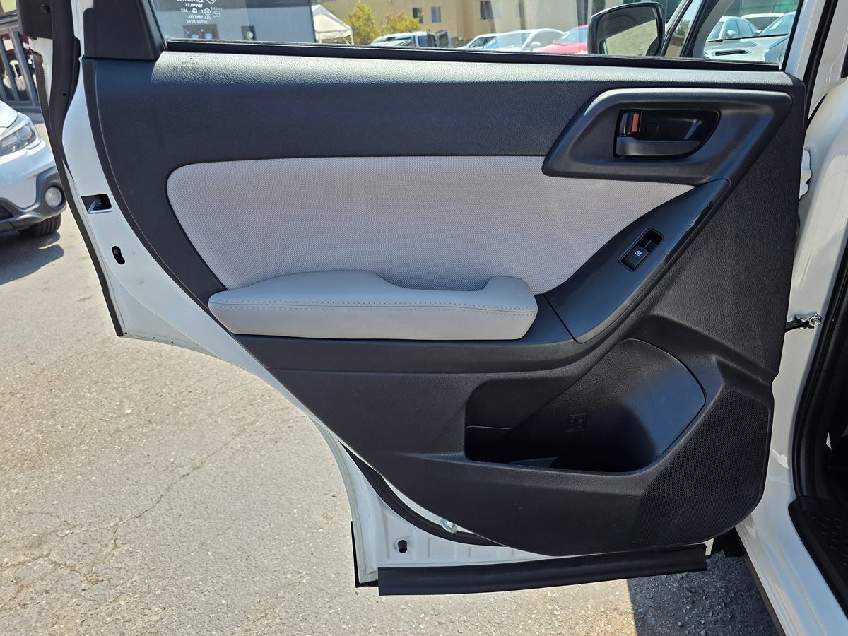 2016 Subaru Forester 2.5i photo 23