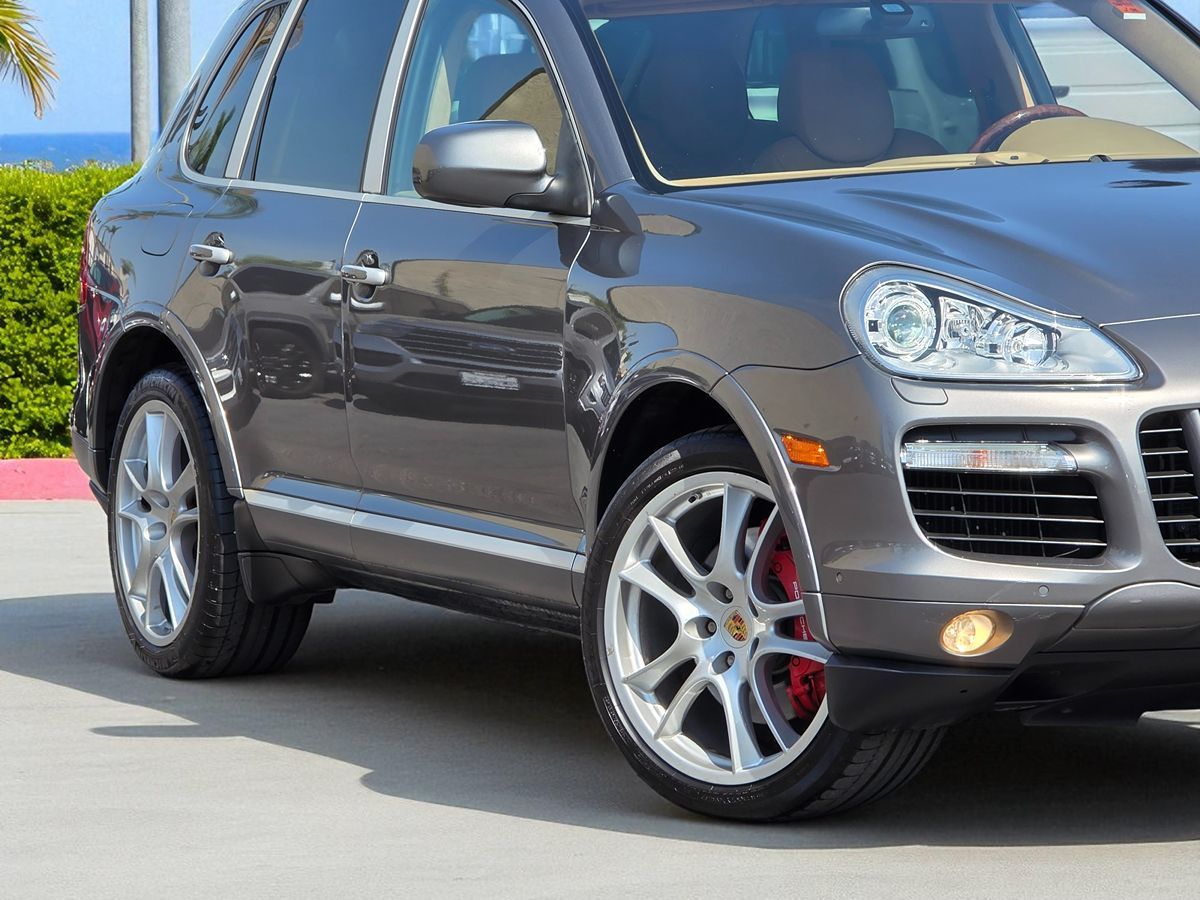 2008 Porsche Cayenne Turbo photo 3