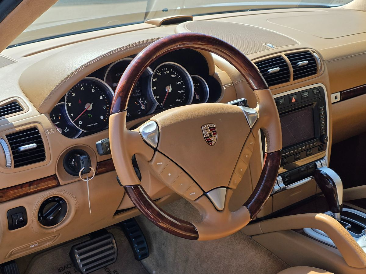 2008 Porsche Cayenne Turbo photo 21